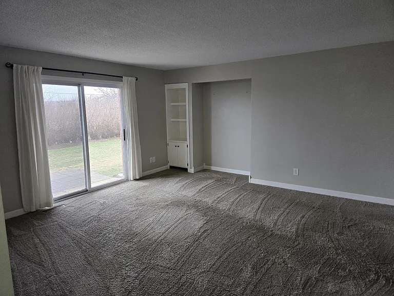 4942 Dubois Dr — Photo 6