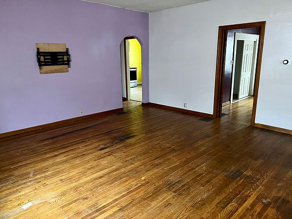 4th image of 2424 W Godman Ave