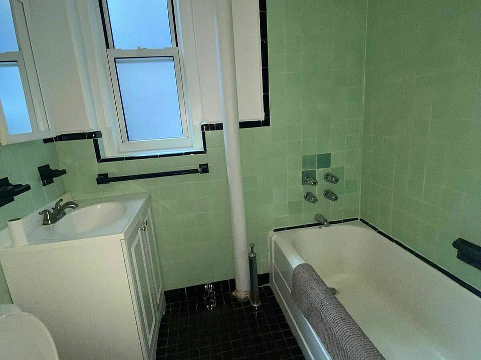 2nd image of 210 Marine Ave #C12
