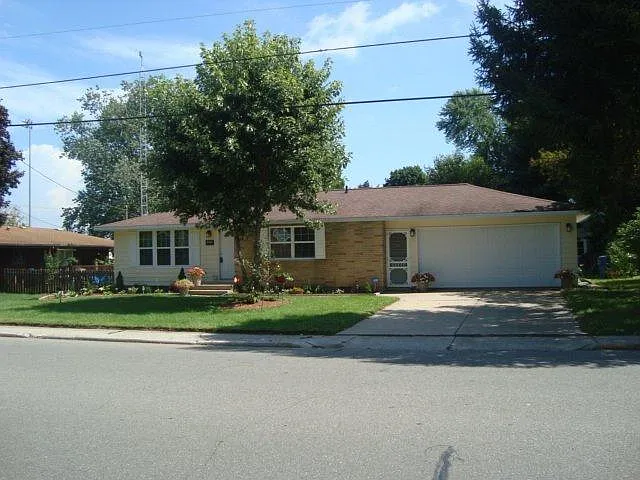 1009 I St photo 1