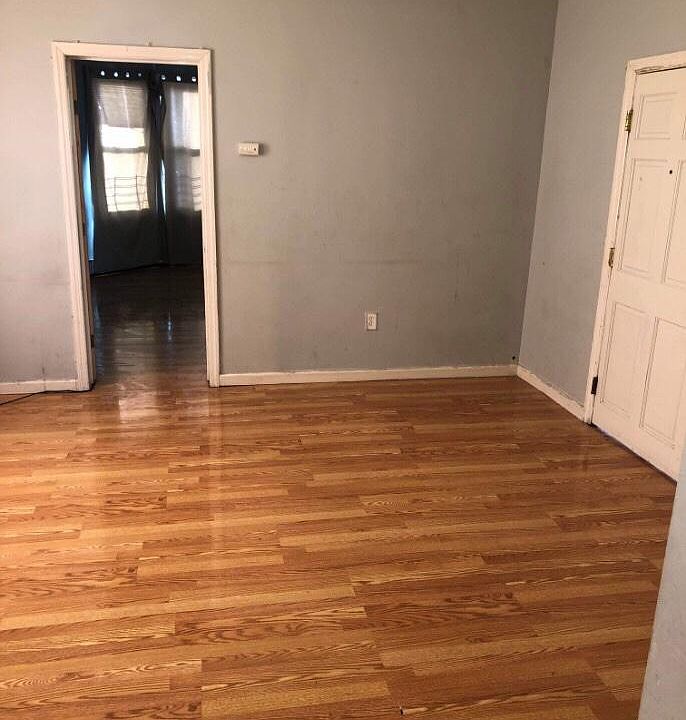 1st image of 206 Peshine Ave #0
