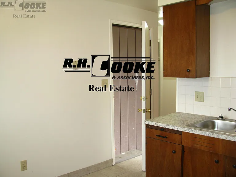 623 E Gordon Ave — Photo 16