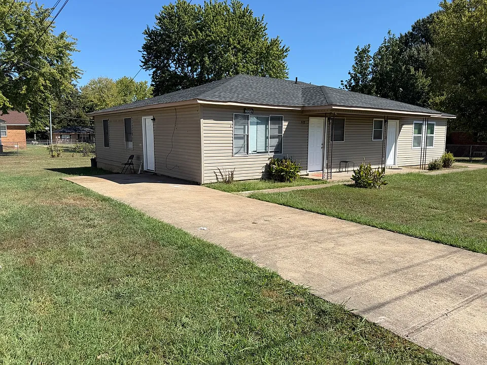 470 Dianne Dr