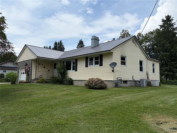 3rd image of 3368 Maple Ave