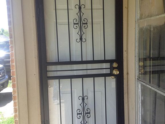 2nd image of 4084 Forest View Dr