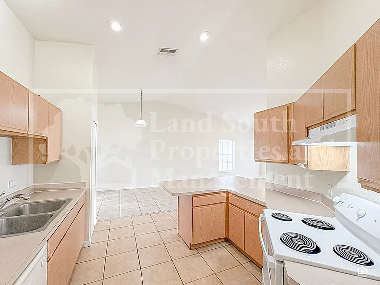 7823 Sugar Pine Blvd — Photo 5