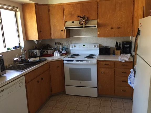 5th image of 614 S Blaine St