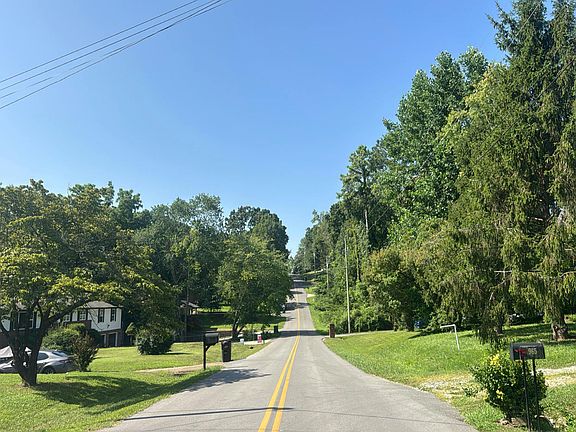 4th image of 972 W Circle Dr