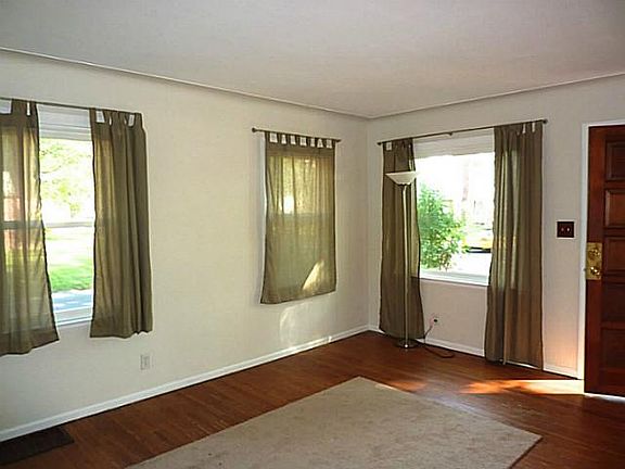 3rd image of 3857 Seckinger Dr