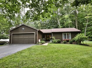 13 Watchman Ct, Rochester, NY 14624