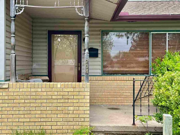 204 N Cedar Ave, Newkirk, OK 74647