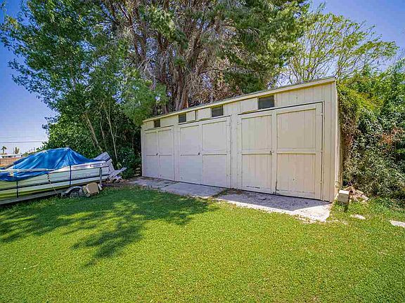 4th image of 1701 S Arcadia Ln