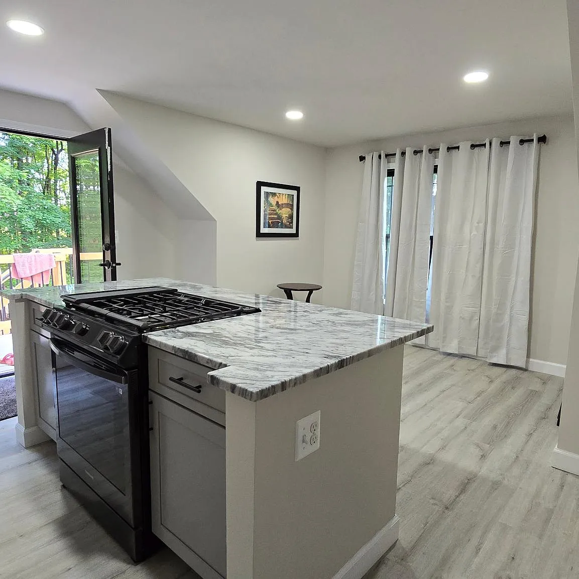 6585 Lovers Ln — Photo 4