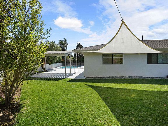 3rd image of 8865 Robin Hood Ln