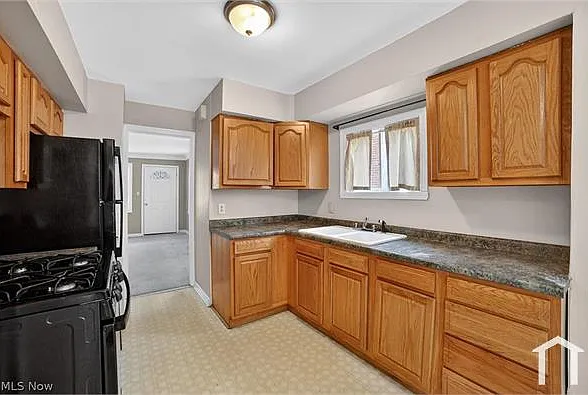 10721 Plymouth Ave — Photo 7