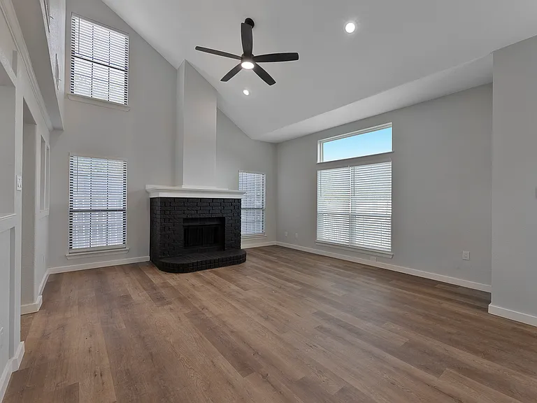 1911 Lavaca Ct — Photo 22