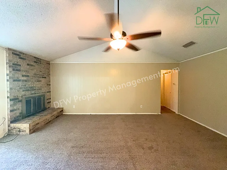 1613 Edge Hill Rd — Photo 3