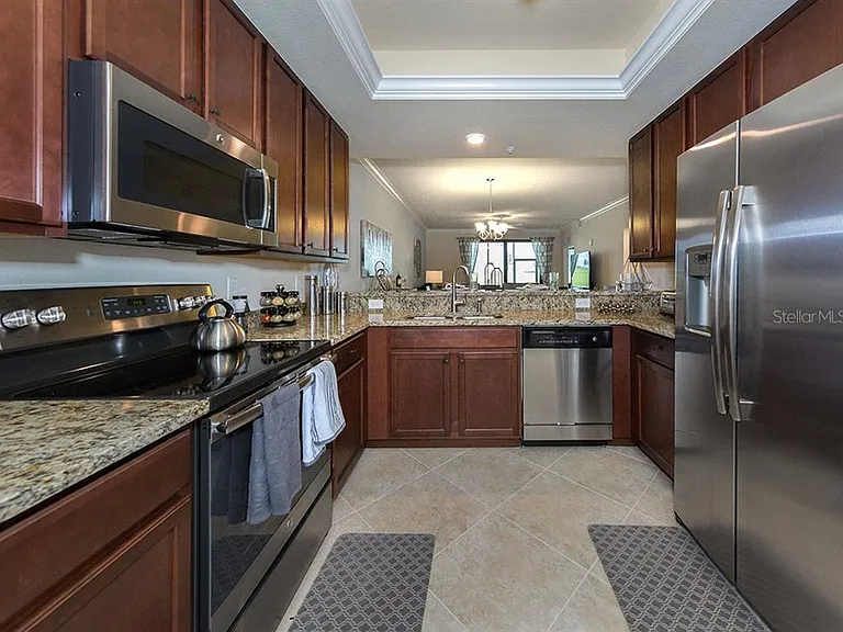 5528 Palmer Cir #105 — Photo 6