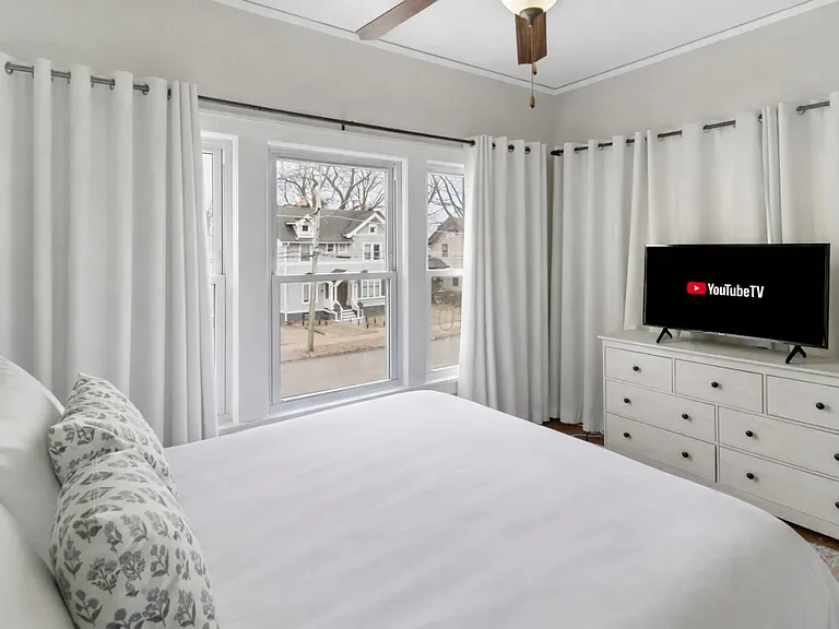 522 N Sheridan Rd #2 — Photo 32