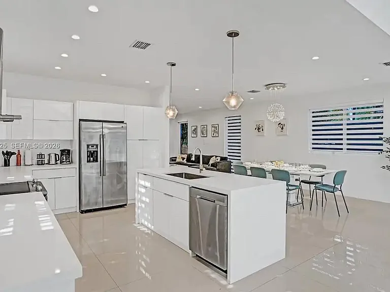 1547 Jackson St — Photo 19
