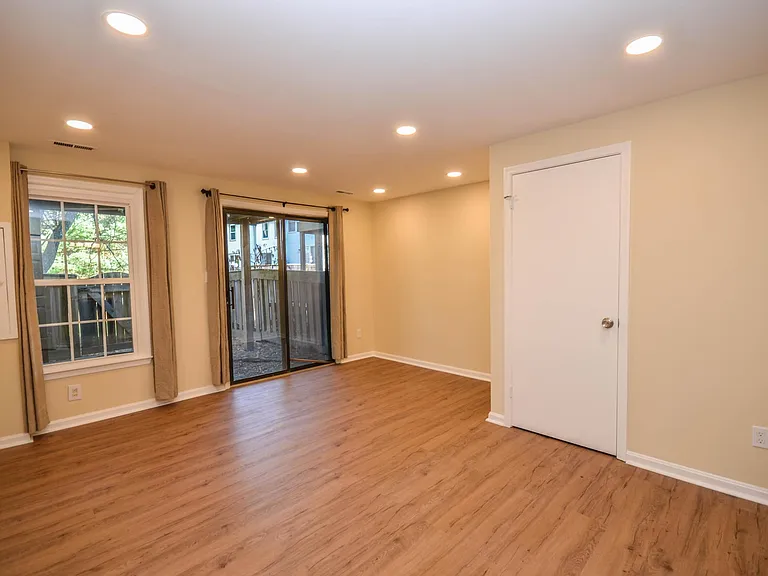 8711 Ravenglass Way — Photo 26