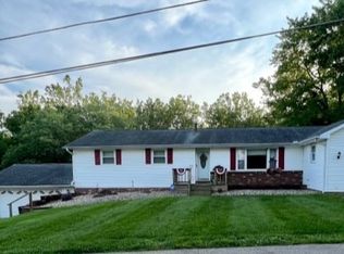 3149 Broadvue Cir, Zanesville, OH 43701