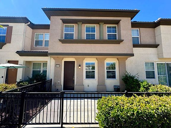 3rd image of 40256 Calle Real