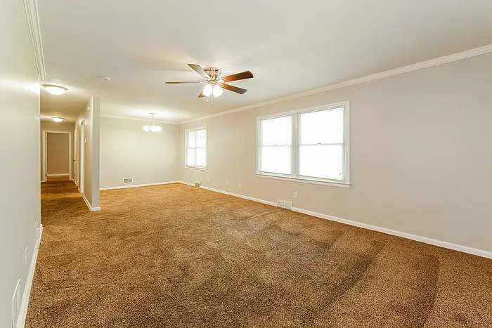3 bed, 2.0 bath, 1328 sqft, $1,645 — Photo 2