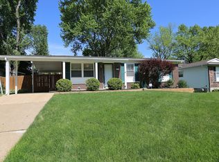 2254 Murray Forest Dr, Maryland Heights, MO 63043