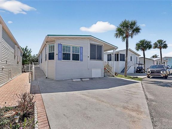 3rd image of 2115 Nettles Blvd