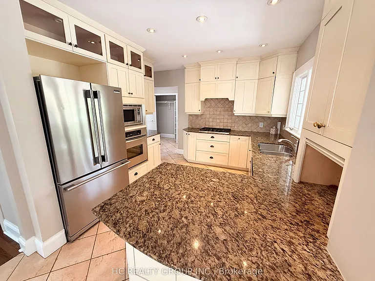 398 Maple Ave — Photo 10