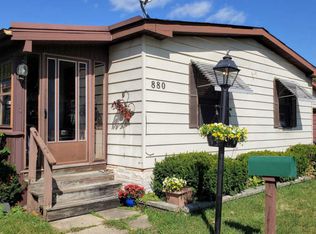 880 Lisa Ln, Elgin, IL 60120