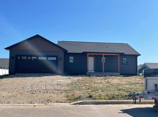 671 Porter Rd, Evansville, WI 53536