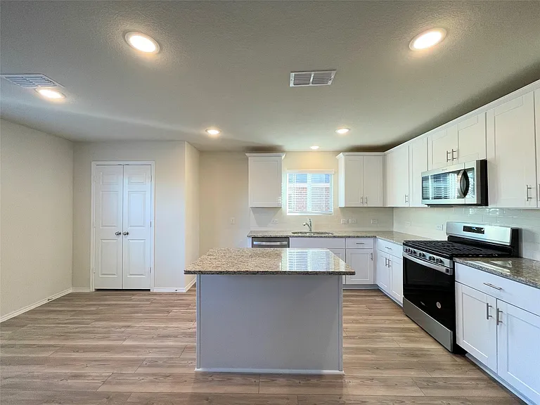 16020 Rein Ave — Photo 18