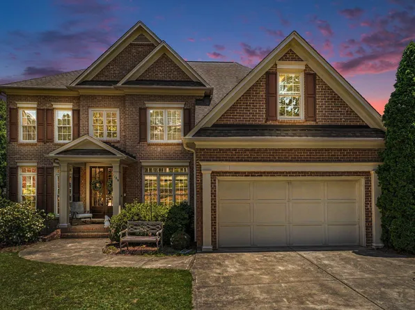 1109 Grogans Mill Dr, Cary, NC 27519