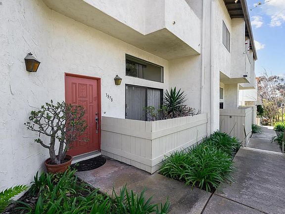 4th image of 3878 La Jolla Village Dr