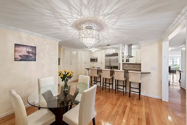 Sold by Nest Seekers International | media 17