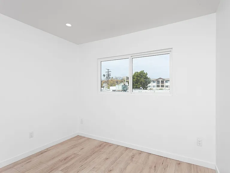 1319 S St. Andrews Pl — Photo 7