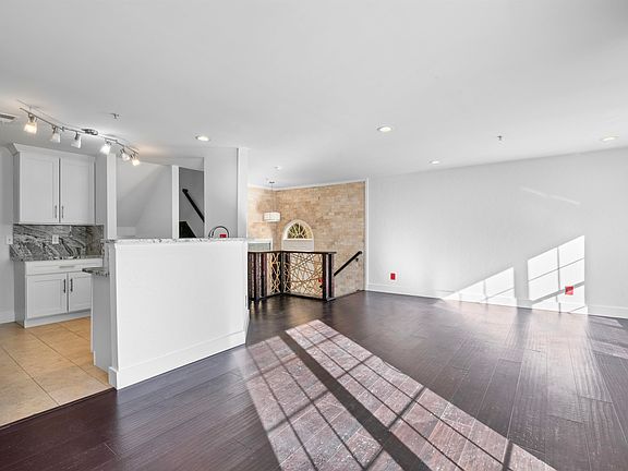 2nd image of 11 Bayside Dr #11