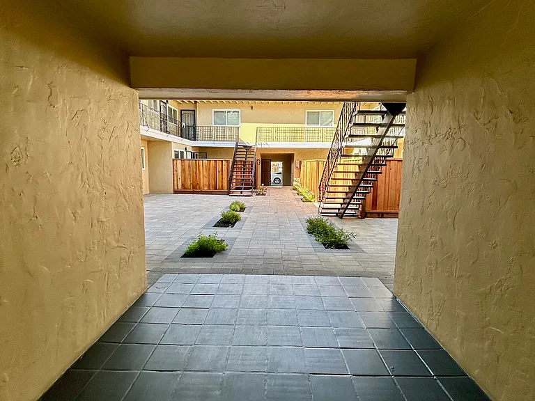 3745 Miramar Way — Photo 3