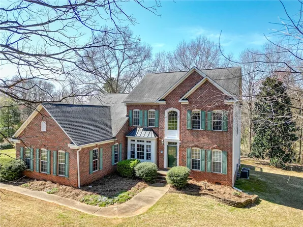 131 Century Oaks Dr, Easley, SC 29642
