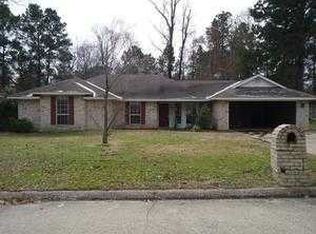 153 Hunters Glen Dr, Lufkin, TX 75904