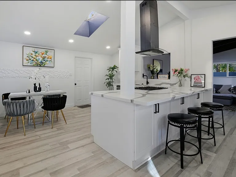 405 S Clara St — Photo 15