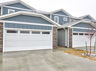 211 NW Greenway Pl, Waukee, IA 50263
