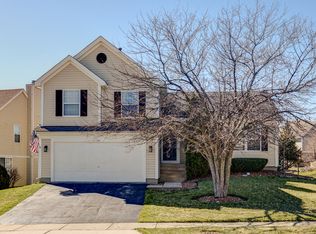 997 N Lancaster Cir, South Elgin, IL 60177