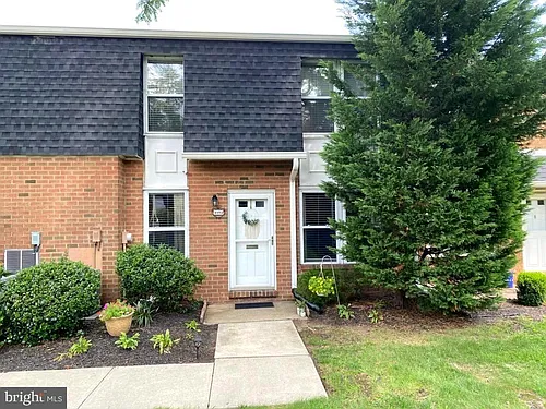 1051 Harbour Dr Photo 1