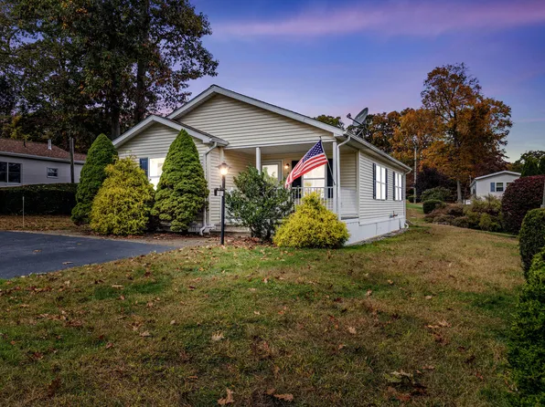 3 Woodland Trail, Killingworth, CT 06419