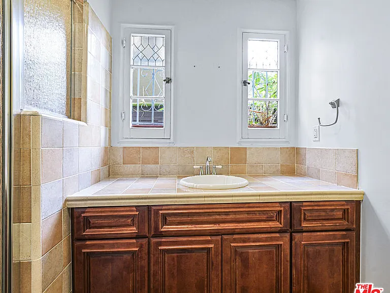 1119 S Crescent Heights Blvd — Photo 10