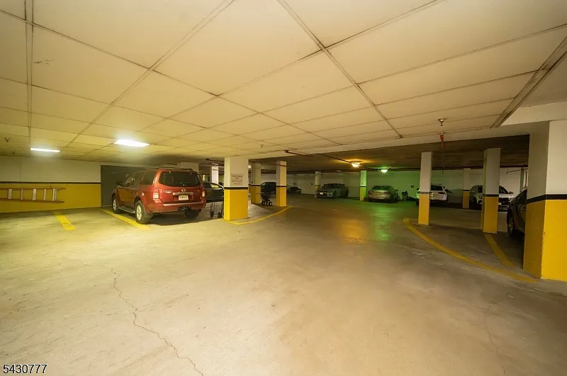 Building Photo - 115 Polifly Rd #5D