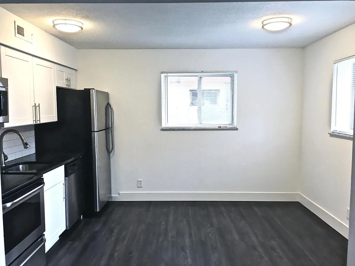 1 bed, $895 — Photo 2